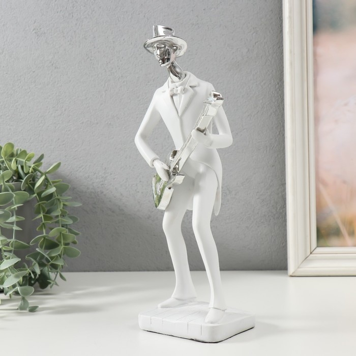 Сувенир полистоун  Сувенир полистоун "Музыкант с гитарой" белый с серебром 27,5х7,5х12,5 см