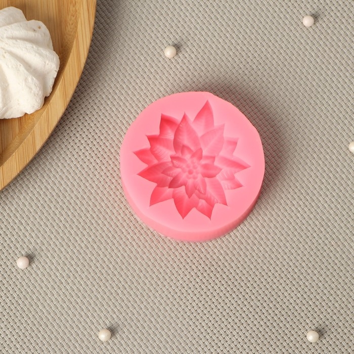 Молд Доляна «Многолистник», силикон, 6,3×6,3×1,7 см, цвет МИКС Молд Доляна «Многолистник», силикон, 6,3×6,3×1,7 см, цвет МИКС