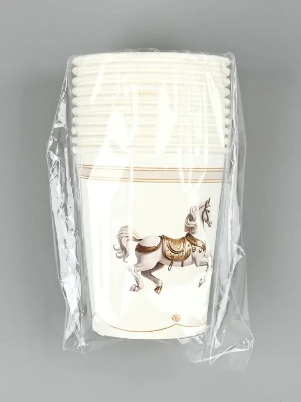 Стакан бумажный "Лошадь, карусель" , белый 18 см (250 мл)