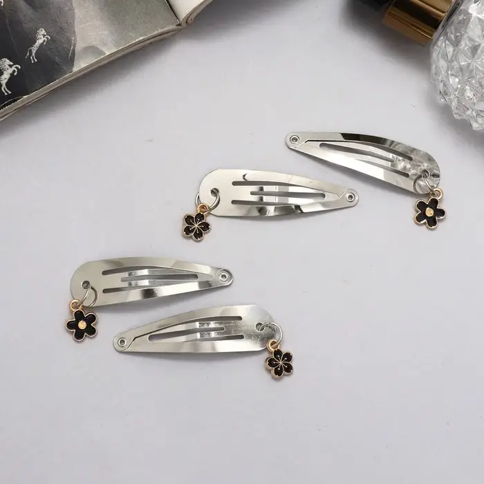 Невидимки для волос «Офелия», набор 4 шт., цветочек, 4.5 см, серебро Невидимки для волос «Офелия», набор 4 шт., цветочек, 4.5 см, серебро