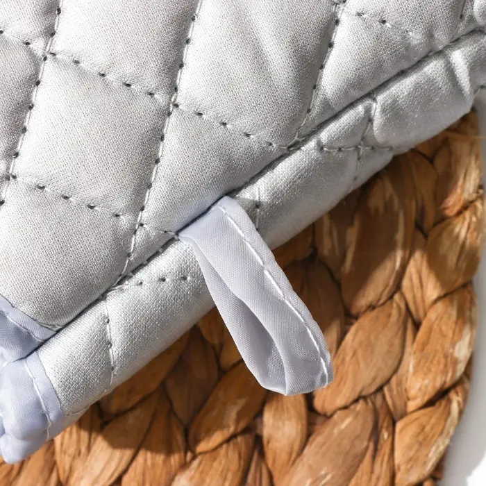 Набор прихваток «Профи», 2 шт, 37,5×17,5×2 см, цвет серый Набор прихваток «Профи», 2 шт, 37,5×17,5×2 см, цвет серый