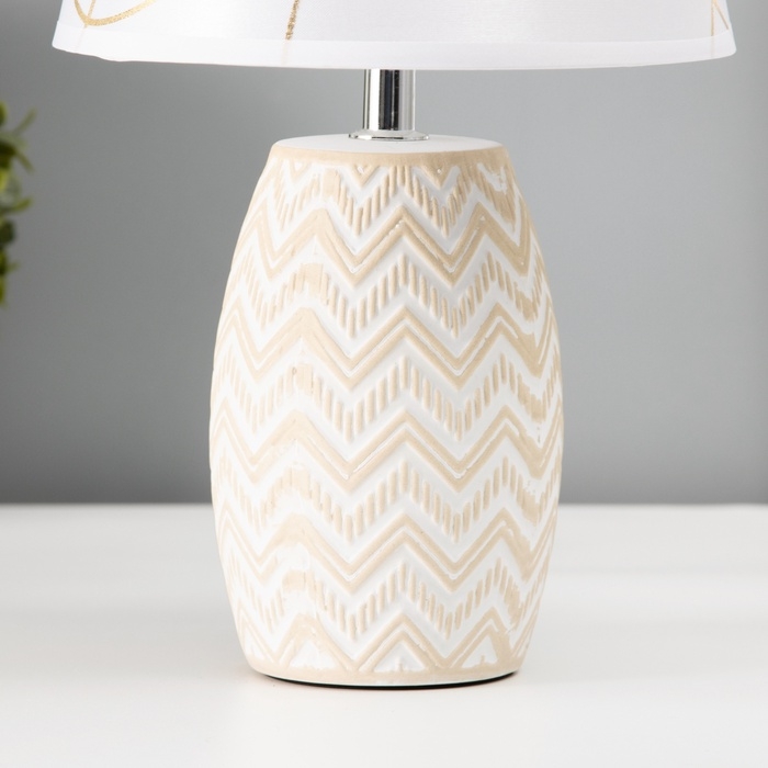 Настольная лампа с абажуром RISALUX «Даби», Е14, 40 Вт, белый/золото, 20×20×33 см Настольная лампа с абажуром RISALUX «Даби», Е14, 40 Вт, белый/золото, 20×20×33 см