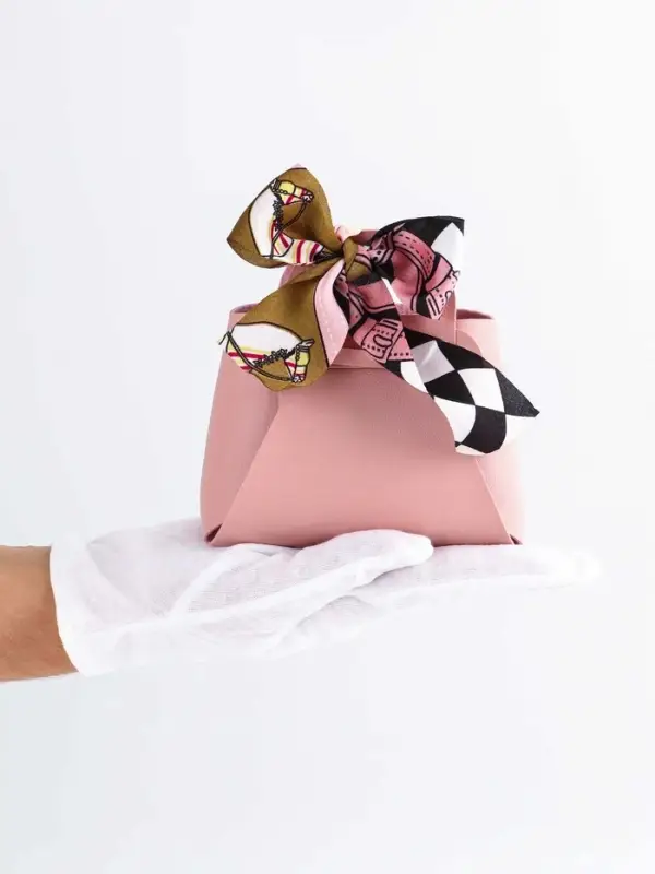 Кожаная подарочная сумочка для бижутерии и сувениров, розовая с бантом (лента), 13&times;12&times;5.5 см