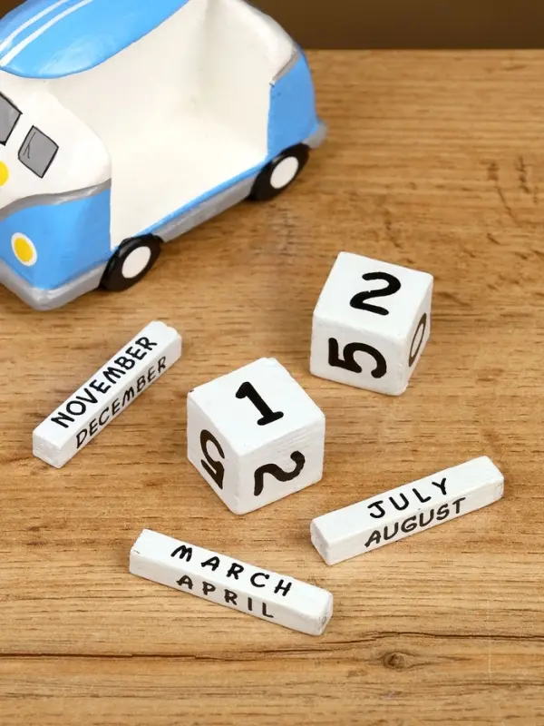 Календарь настольный Календарь настольный "Микроавтобус" дерево 10х5х7 см, цв. синий