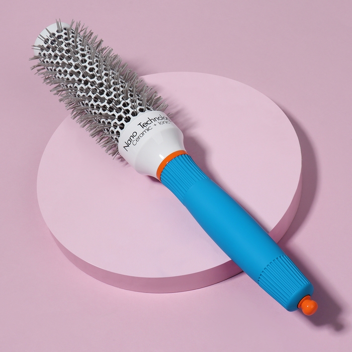 Брашинг, вентилируемый, прорезиненная ручка, d = 3,2/5 × 27 см, разноцветный Брашинг, вентилируемый, прорезиненная ручка, d = 3,2/5 × 27 см, разноцветный