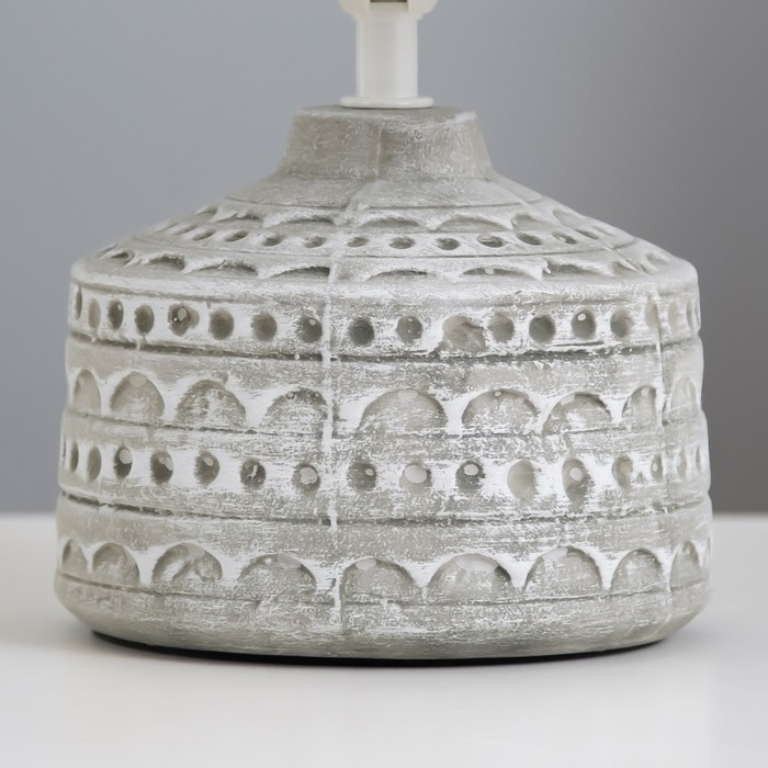 Настольная лампа Настольная лампа "Асенди" Е14 40Вт бело-серый 15х15х25 см RISALUX