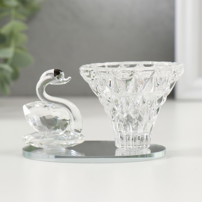 Подсвечник стекло на 1 свечу d=4 см Подсвечник стекло на 1 свечу d=4 см "Лебедь на пруду" 8,5х5,5х6 см