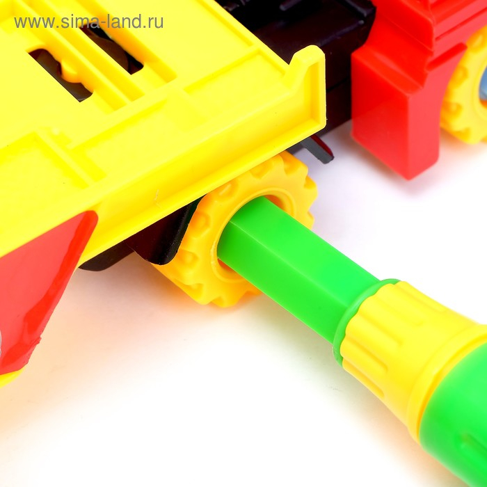 Конструктор винтовой «Пожарный автовоз», с 3 машинками Конструктор винтовой «Пожарный автовоз», с 3 машинками