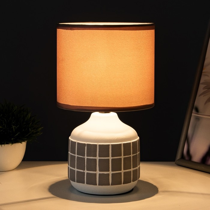 Настольная лампа Настольная лампа "Гликерия" E14 40Вт бело-серая 15х15х27 см RISALUX