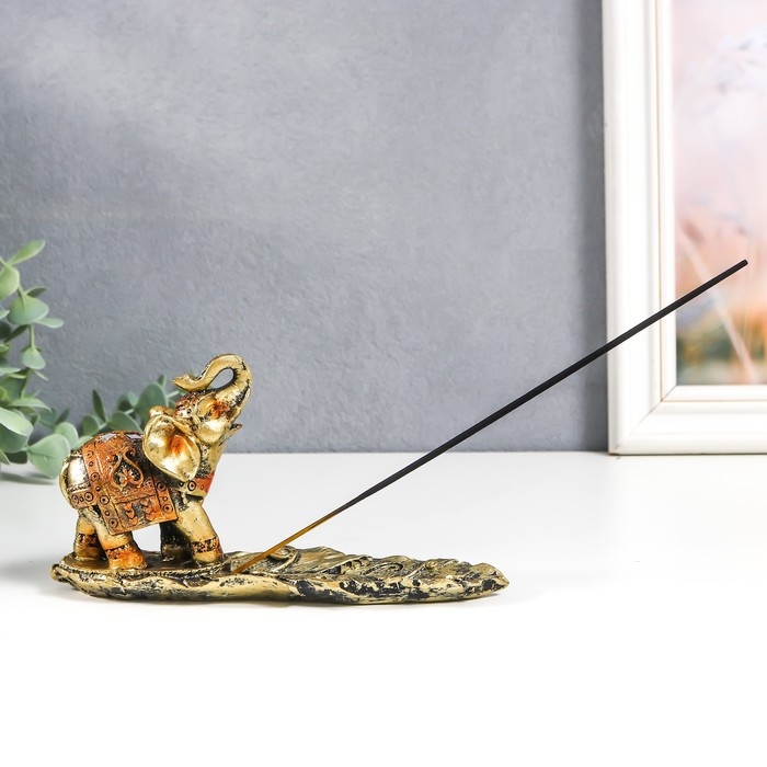 Сувенир полистоун с подставкой под благовония Сувенир полистоун с подставкой под благовония "Слон на пёрышке" 4,7х17,5х8 см