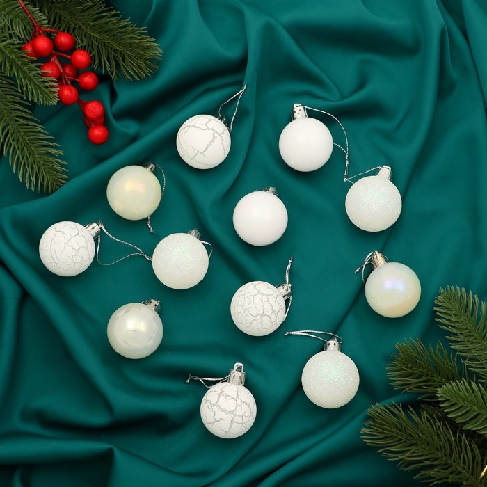 Набор шаров пластик d-4 см, 24 шт Набор шаров пластик d-4 см, 24 шт "Бирлант" треск блеск, белый