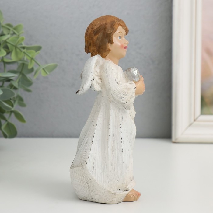 Сувенир полистоун  Сувенир полистоун "Ангел в бежевой тоге с сердечком" 6х8,5х16 см