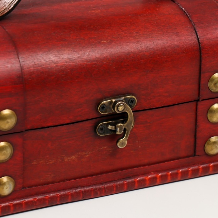 Шкатулка дерево под бутылку  Шкатулка дерево под бутылку "С заклёпками" красно-коричневая 11х34х12,8 см