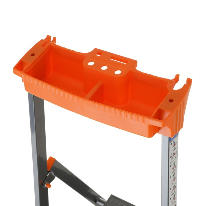 Стремянка Nika СМ6, широкие ступени, высота до рабочей площадки 1290 мм, 6 ступеней Стремянка Nika СМ6, широкие ступени, высота до рабочей площадки 1290 мм, 6 ступеней