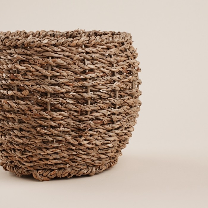 Кашпо ручного плетения из соломы Sima home, 15,5х15,5х12,5см, круглое Кашпо ручного плетения из соломы Sima home, 15,5х15,5х12,5см, круглое