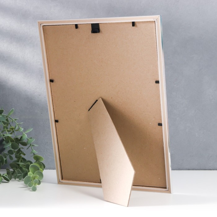 Фоторамка пластик Фоторамка пластик "Палитра" 21х30 см, серебро, с ножкой