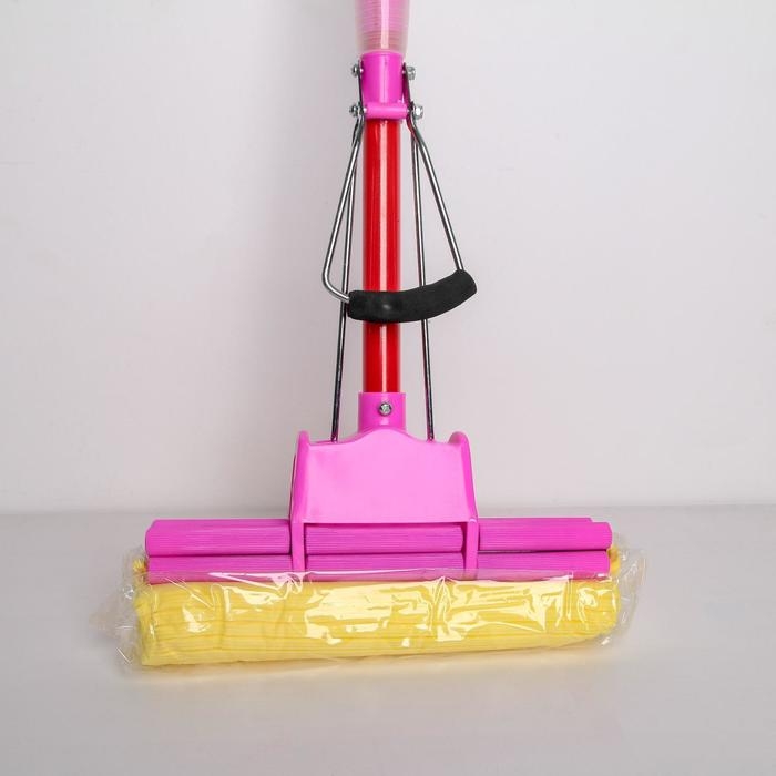 Швабра для мытья пола с двойным роликовым отжимом Доляна, насадка ПВА 28×6 см, телескопическая ручка 96-119 см, цвет МИКС Швабра для мытья пола с двойным роликовым отжимом Доляна, насадка ПВА 28×6 см, телескопическая ручка 96-119 см, цвет МИКС