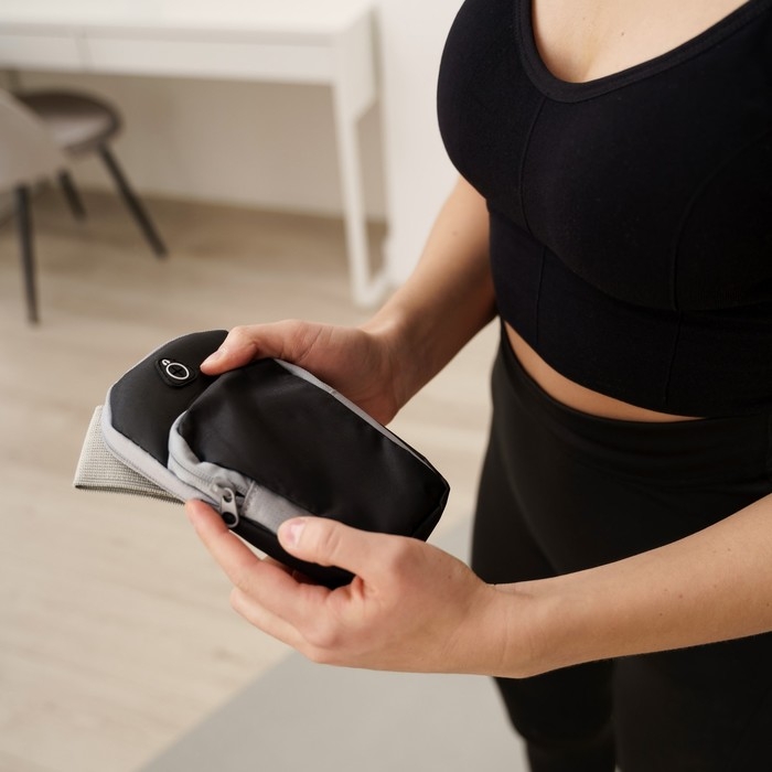 Сумка спортивная на руку ONLYTOP, 18х12 см, цвет чёрный Сумка спортивная на руку ONLYTOP, 18х12 см, цвет чёрный