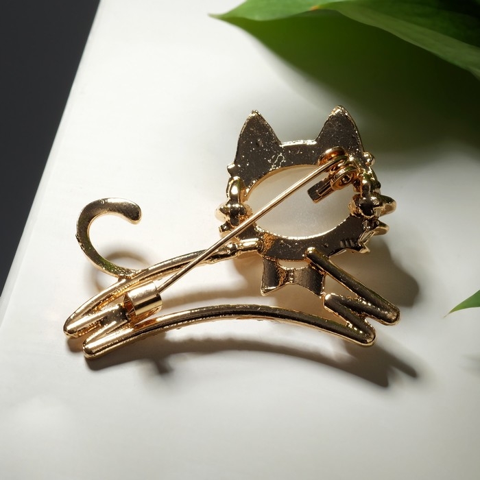 Брошь &laquo;Кошечка&raquo; в прыжке, цвет белый в золоте