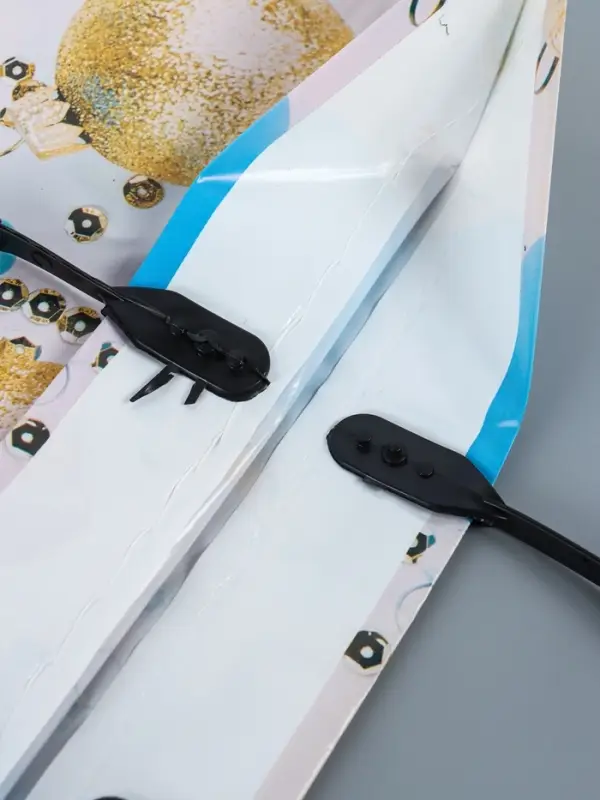 Пакет новогодний &laquo;Елочка с шарами&raquo;, полиэтиленовый с пластиковой ручкой, 38&times;45 см