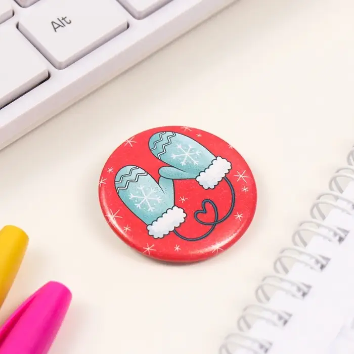 Значок закатной d=35 мм Значок закатной d=35 мм "Варежки" 6,5х6,5 см