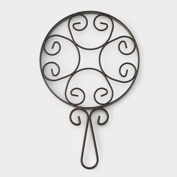 Подставка под горячее на ножках с ручкой Доляна «Сердца», 25,5×16,3 см, цвет коричневый Подставка под горячее на ножках с ручкой Доляна «Сердца», 25,5×16,3 см, цвет коричневый