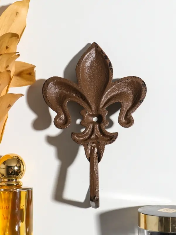 Крючок настенный &laquo;Геральдическая лилия&raquo;, ключница декоративная, чугун, 17.5&times;11&times;4.2 см