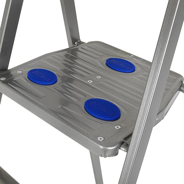 Стремянка Nika СП6, профиль 30х15 мм,1290  мм, 6 ступеней Стремянка Nika СП6, профиль 30х15 мм,1290  мм, 6 ступеней