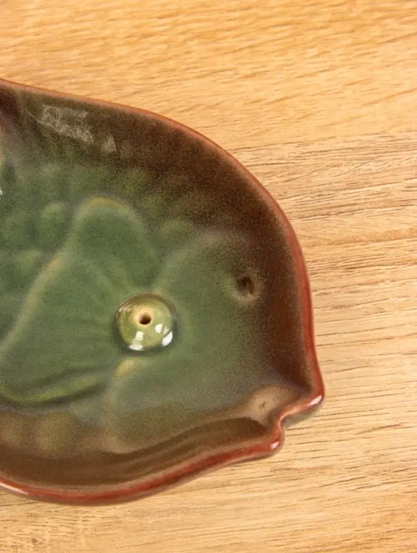 Подставка под благовония «Экзотическая рыбка», 10×14×2 см, керамика, зелёная Подставка под благовония «Экзотическая рыбка», 10×14×2 см, керамика, зелёная