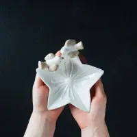 Блюдо сервировочное &laquo;Голубки на цветочке&raquo;, 14&times;15&times;5 см, керамика, белое