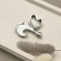 Брошь &laquo;Кошечка&raquo;, белая в серебре