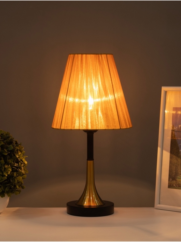 Лампа настольная BayerLux Лампа настольная BayerLux "Рита" 1х40Вт Е27 черный/бронза/коричневый 20х20х40см