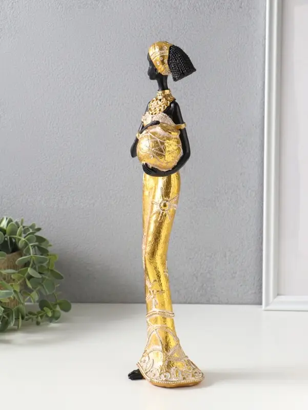 Сувенир полистоун "Африканка с кувшином, с повязкой в волосах" бело-золотой 9х8х37,5 см