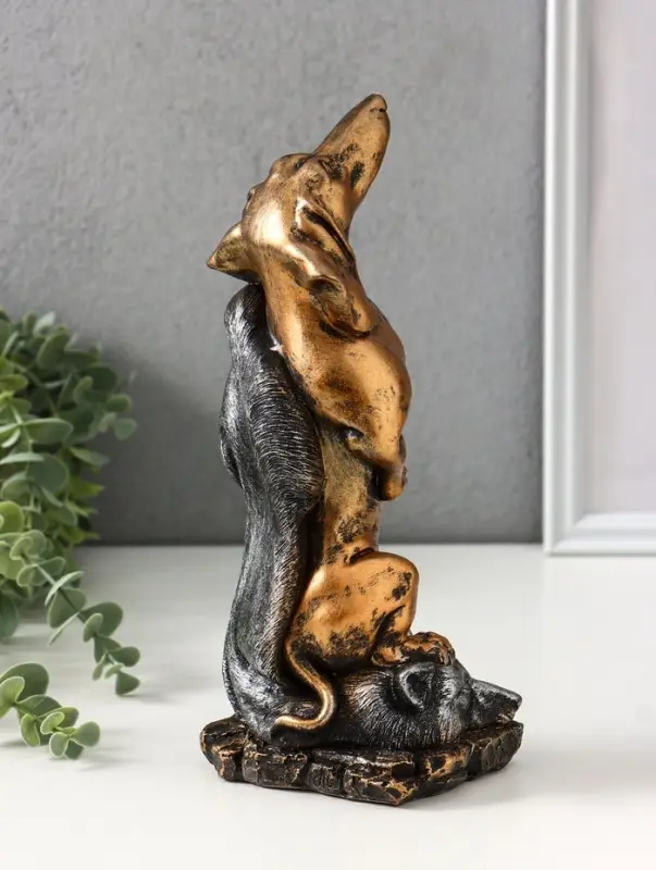 Фигура полистоун &laquo;Гордая такса с лисой на плече&raquo;, 26&times;11&times;9 см, под золото