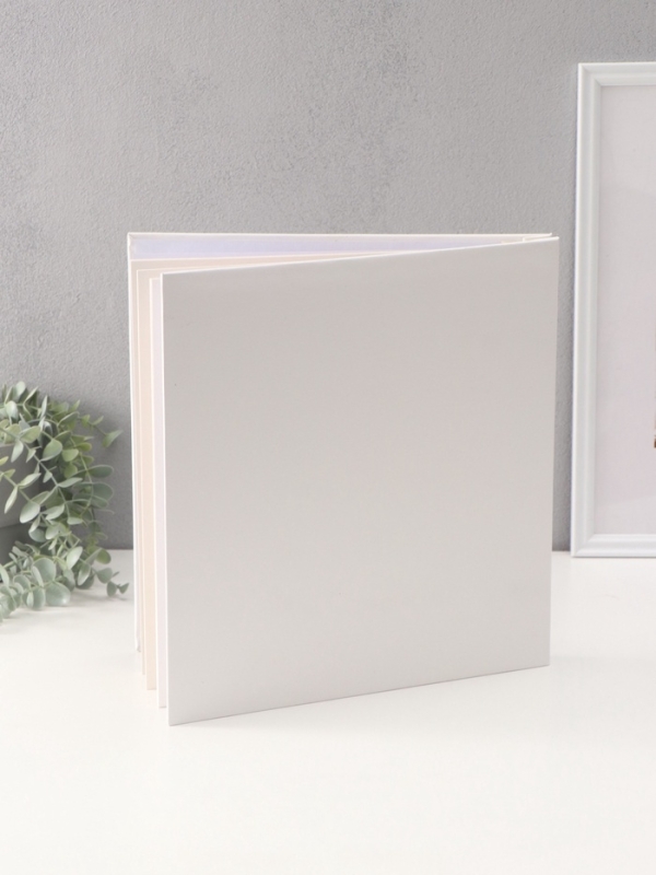 Фотоальбом магнитный 20 листов Фотоальбом магнитный 20 листов "Лисёнок с сердечками" кожзам, в коробке 2,6х32х33,5 см