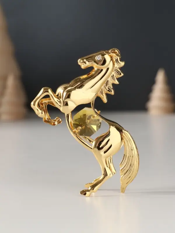Сувенир Лошадь с 2-мя желтыми хрусталиками, 5,5х2х8 см. Сувенир Лошадь с 2-мя желтыми хрусталиками, 5,5х2х8 см.