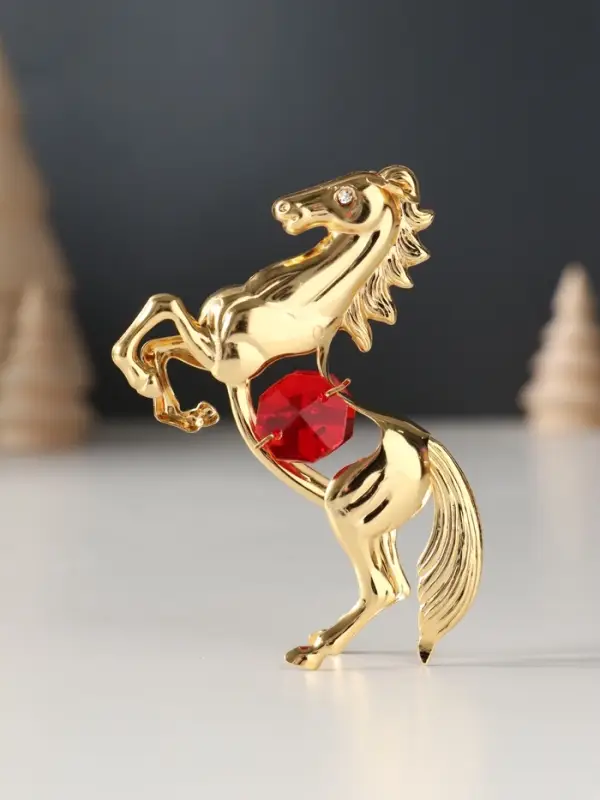 Сувенир Лошадь с 2-мя красными хрусталиками, 5,5х2х8 см. Сувенир Лошадь с 2-мя красными хрусталиками, 5,5х2х8 см.