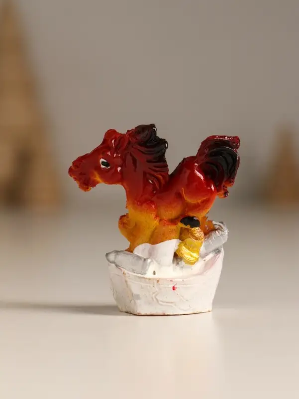 Сувенир полистоун "Конь и служба" МИКС 4,5х2,5х5 см