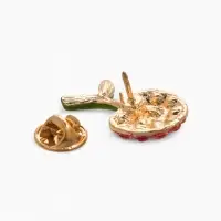 Брошь "Вишня стразинка", цвет красно-зелёный в золоте Брошь "Вишня стразинка", цвет красно-зелёный в золоте