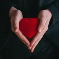 Футляр под набор украшений &laquo;Сердце&raquo;, бархатный, 9&times;8.5 см, красный