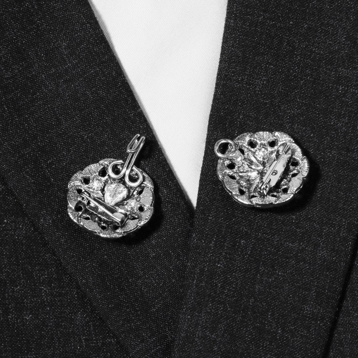 Зажим для кардигана «Цветы», цвет чёрно-серый в чернёном серебре Зажим для кардигана «Цветы», цвет чёрно-серый в чернёном серебре