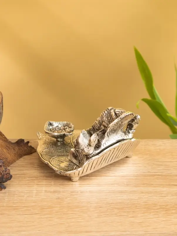 Подставка под благовония «Ганеша на листе», 12.5×10×6.7 см, алюминий Подставка под благовония «Ганеша на листе», 12.5×10×6.7 см, алюминий