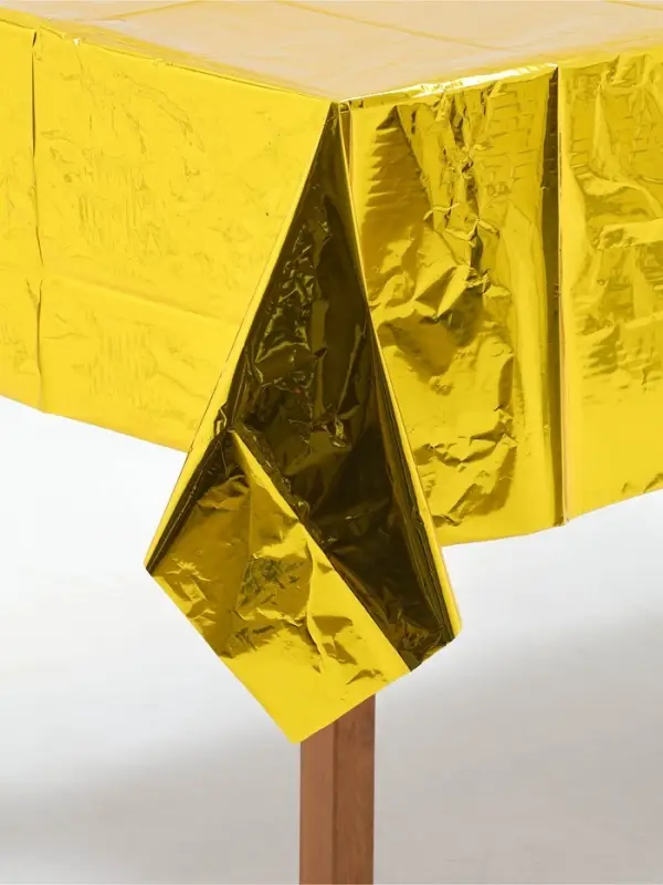 Скатерть одноразовая &laquo;Золото&raquo;, фольга, 137&times;183 см