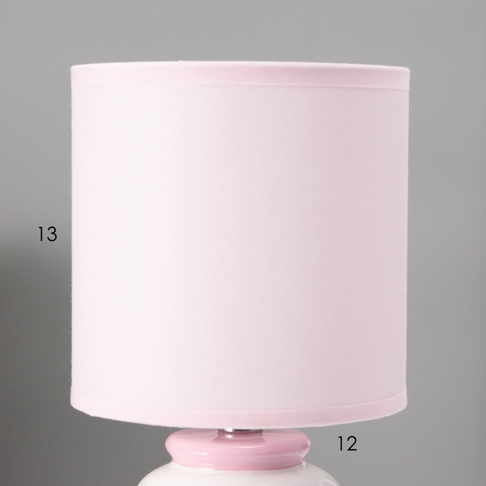 Настольная лампа с абажуром RISALUX «Киса» детская, Е14, 40 Вт, бело-розовый, 13×13×27 см Настольная лампа с абажуром RISALUX «Киса» детская, Е14, 40 Вт, бело-розовый, 13×13×27 см