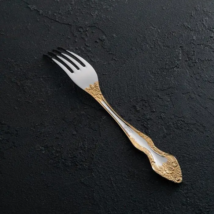 Вилка столовая «Тройка», h=19,5 см, толщина 2 мм, локальное нитрид-титановое покрытие Вилка столовая «Тройка», h=19,5 см, толщина 2 мм, локальное нитрид-титановое покрытие