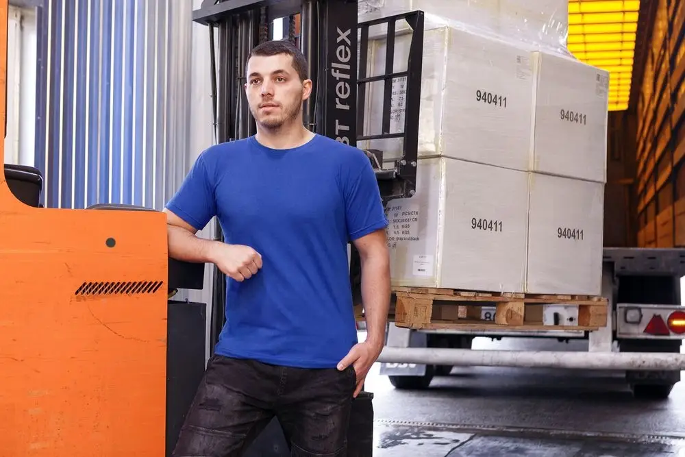 Футболка унисекс T-Bolka 180, темно-синяя, размер S Футболка унисекс T-Bolka 180, темно-синяя, размер S