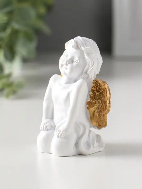 Сувенир полистоун "Белоснежный ангел с золотыми крыльями" 4,5х5х8,5 см
