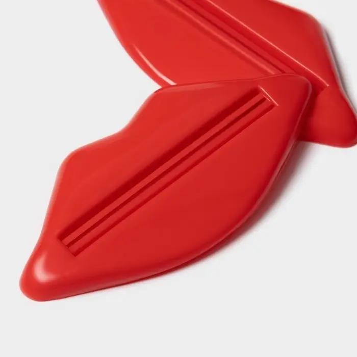 Набор выдавливателей для зубной пасты &laquo;Губы&raquo;, 2 шт., 9.3&times;4.2 см, красный