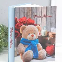 Фотоальбом на 200 фото 13х18 см "Медведь в синем шарфе и розы" в коробке 5,5х23,5х29,5 см