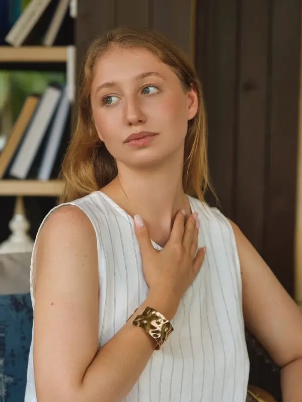 Браслет манжета &laquo;Мятый&raquo;, цвет золото